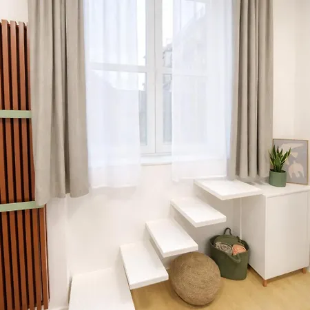 아파트 Quiet & Modern Absolute Flat With Terrace 브라티슬라바