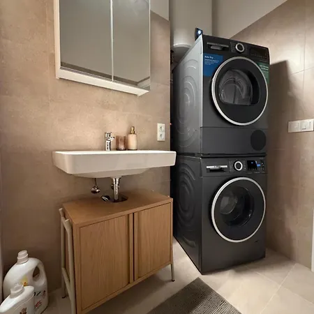 아파트 Quiet & Modern Absolute Flat With Terrace 브라티슬라바