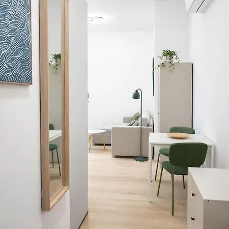 아파트 Quiet & Modern Absolute Flat With Terrace *